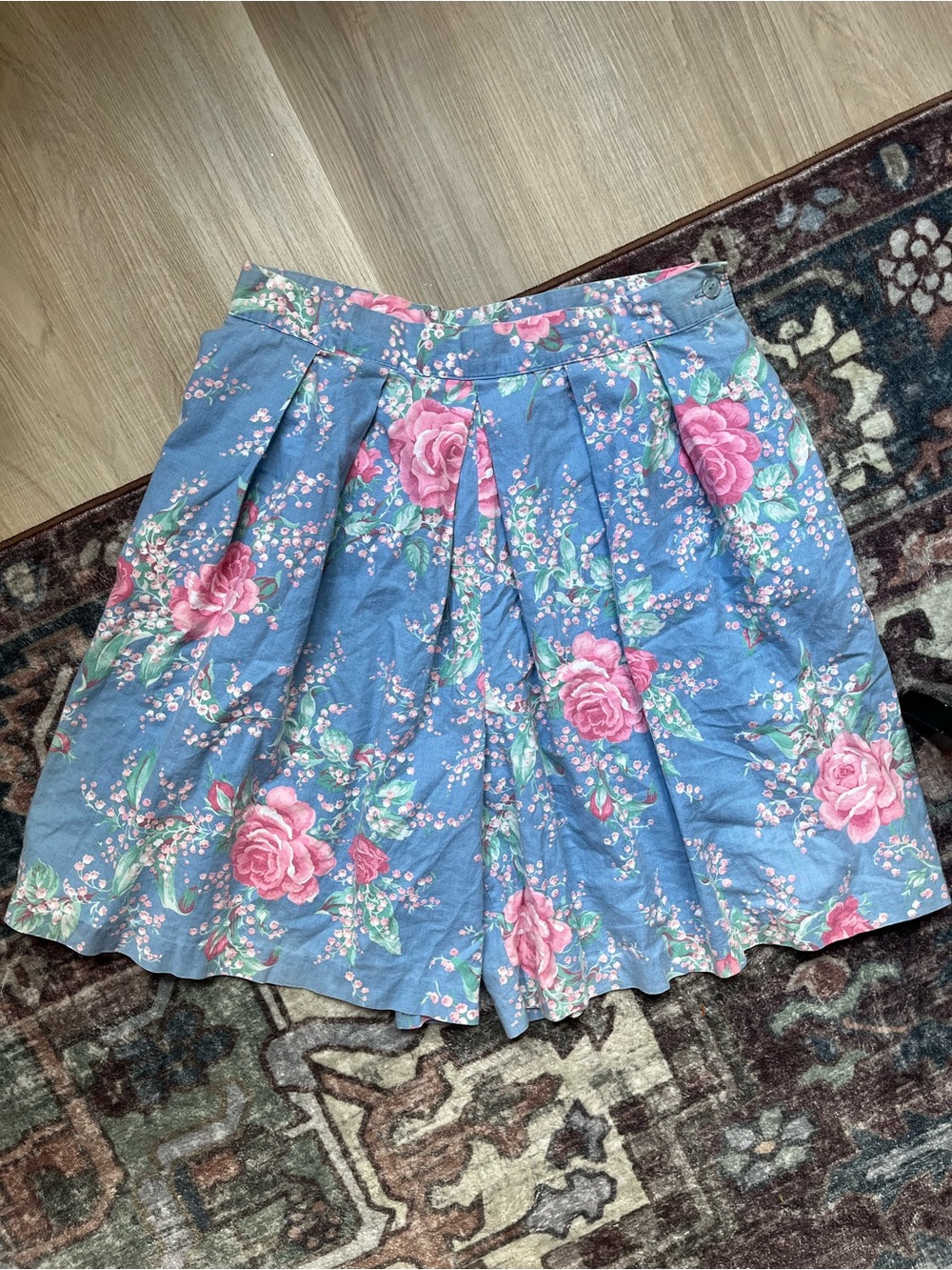 Women’s Vintage 100% Cotton Floral Blue Pleated Skirt - Size 28” Waist Medium